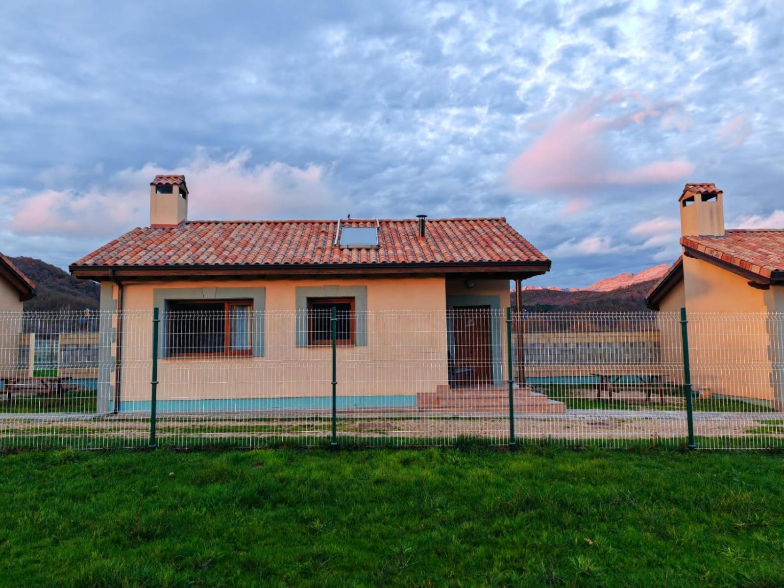 Casas Rurales Cuatro Valles Naredo de Fenar Eksteriør billede